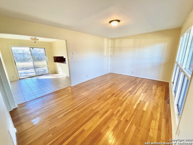 Building Photo - 606 Marquis Ln