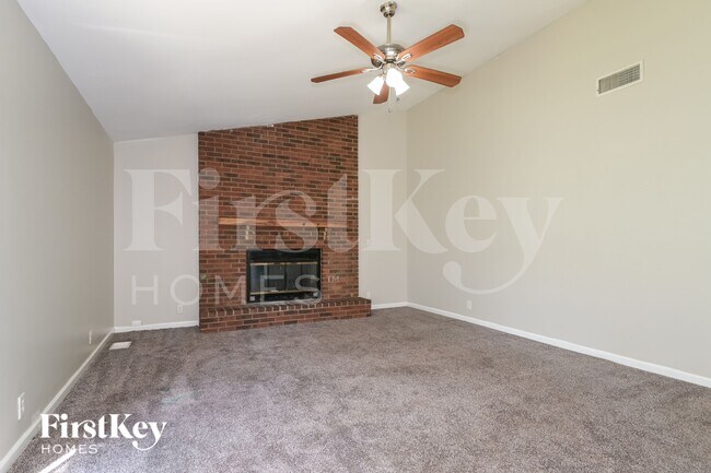 Building Photo - 3313 Green Pasture Dr