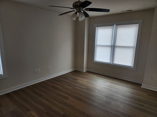 Foto del edificio - Blackstone-New Construction 3 Bed 2.5 Bath Townhouse-Fort Pickett Area