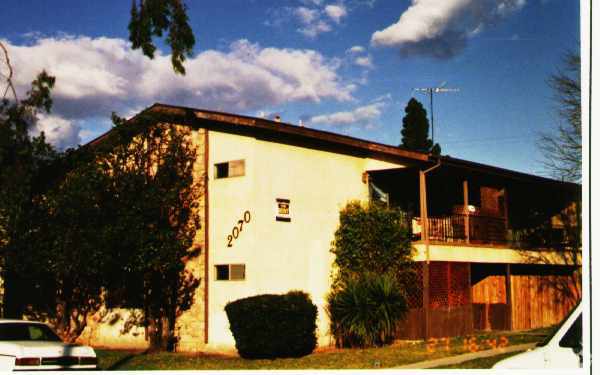 Building Photo - 2070 N Ventura Rd