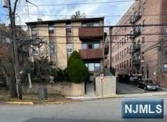 Foto del edificio - 70 Orient Wy