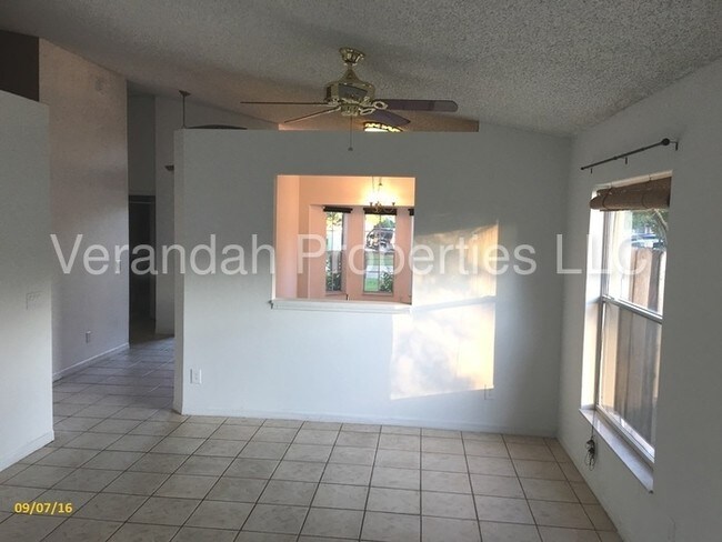 Foto del edificio - 13655 Glasser Ave