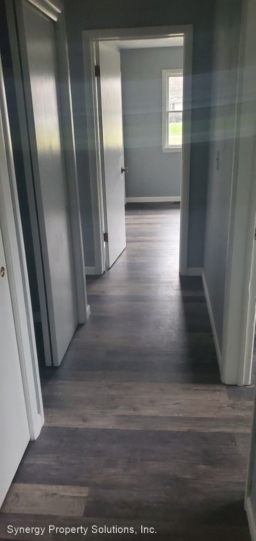 Building Photo - 3 br, 1 bath House - Lor-Kay Dr 1641