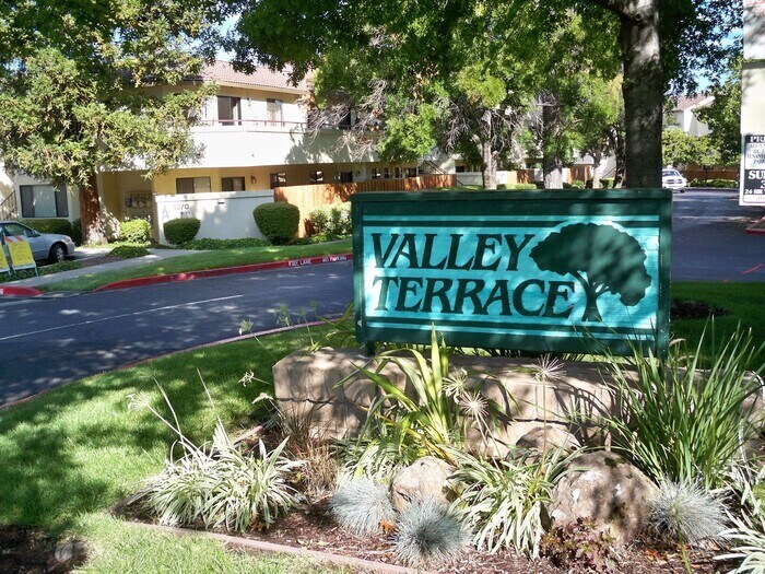 5035 Valley Crest Dr Unit APT 171, Concord, CA 94521 Condo for Rent