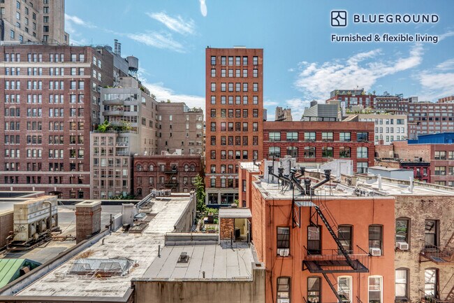 Building Photo - 250 W 19th St
