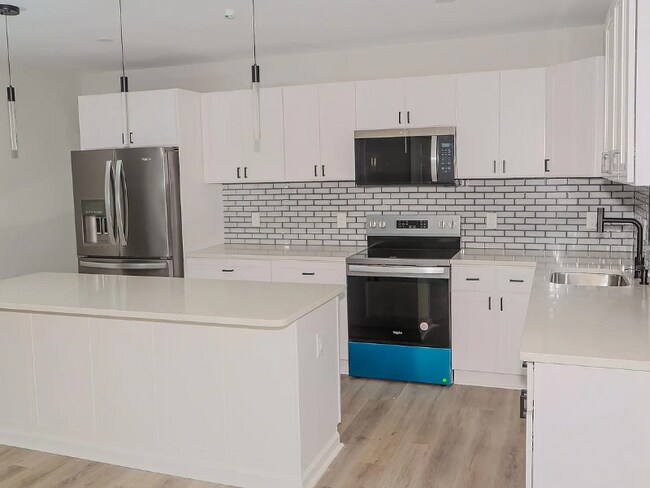Foto del edificio - 8906 Chestnut Ave