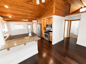 Building Photo - 2245 Ceanothus Ave