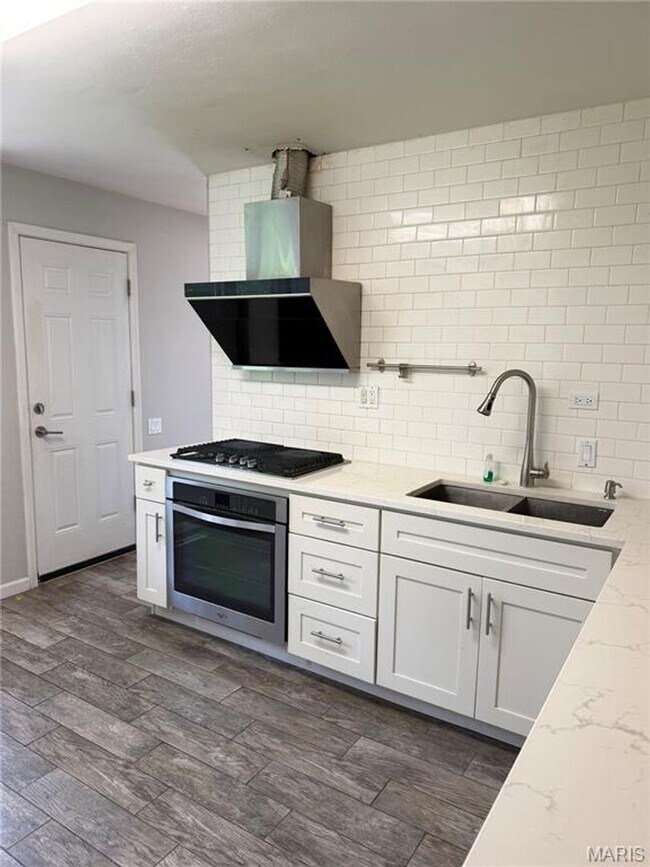 Foto del edificio - 709 Elkington Ln