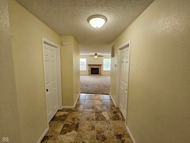 Foto del edificio - 14543 Lee Stewart Ln