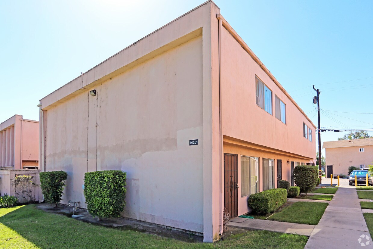 Primary Photo - 14281 Village Way