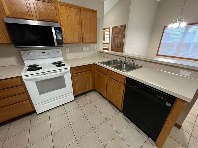 Foto del edificio - 13308 Riley St