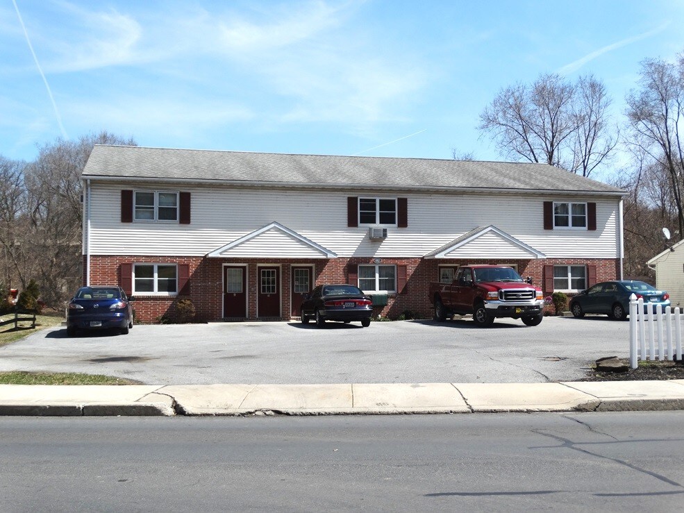 182 E Fulton St Unit B, Ephrata, PA 17522 Apartment for Rent in