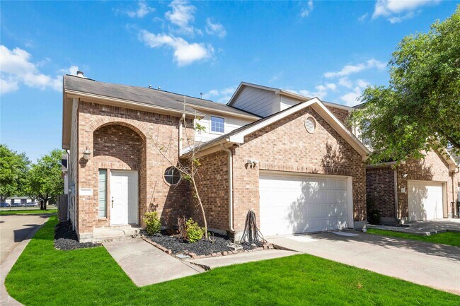 Foto del edificio - 3703 Ashford Villa Ln