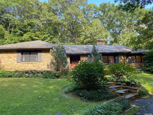 Foto del edificio - 55 Sunken Orchard Ln