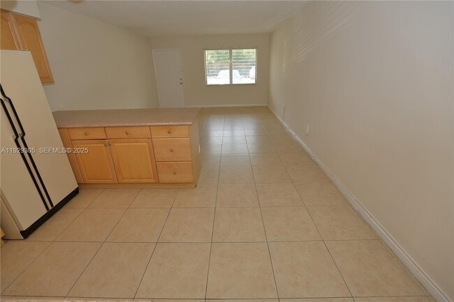 Building Photo - 1120 102nd St