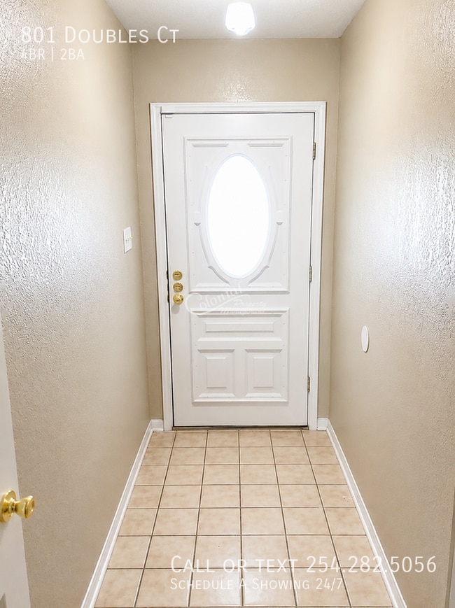 Building Photo - 801 Doubles Ct
