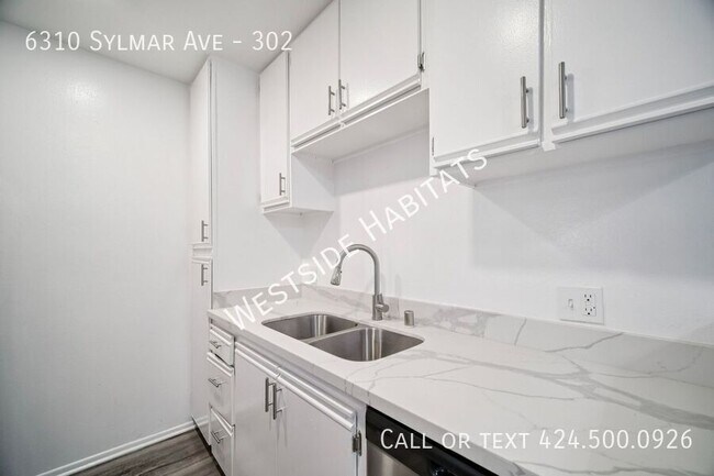 Foto del edificio - 6310 Sylmar Ave