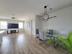 Building Photo - 21043 Iris Holly St