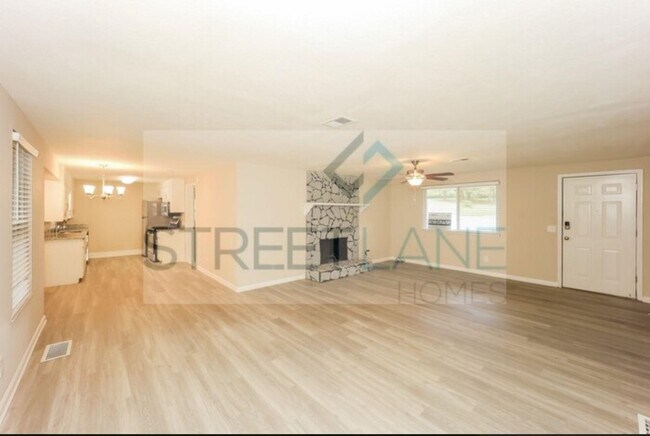 Building Photo - 5651 Bob White Ln