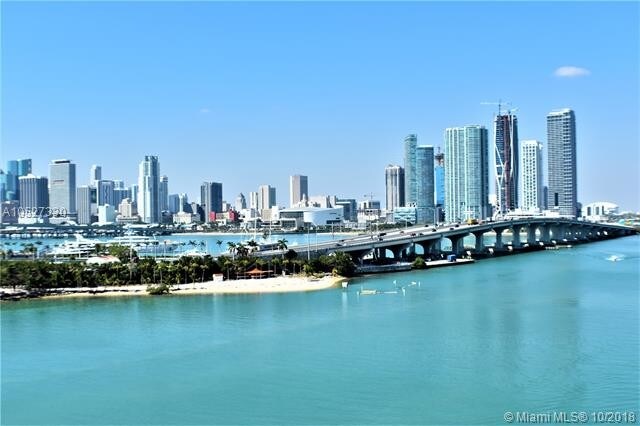 Foto del edificio - 1000 Venetian Way