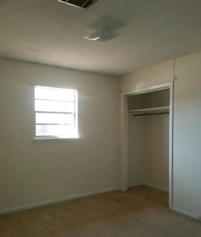 Foto del edificio - 110 Briarwood Dr