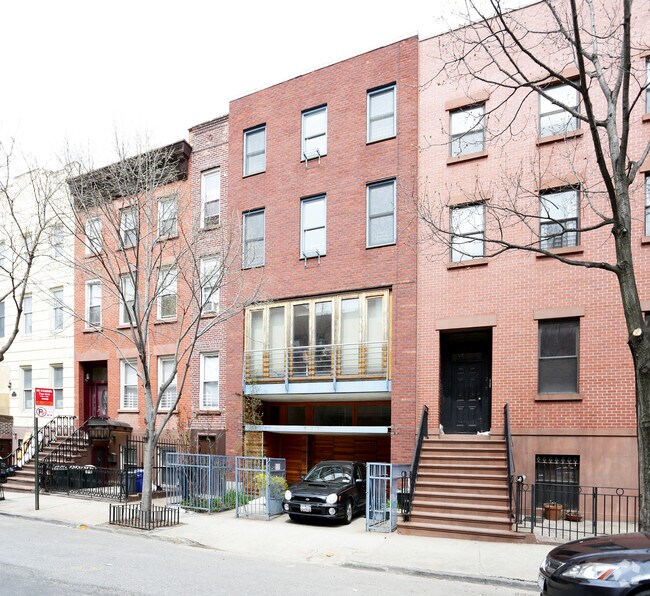 Building Photo - 273 Sackett St