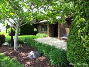 Building Photo - 300 S Miller Dr