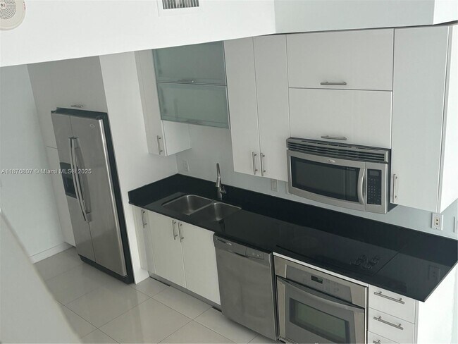 Foto del edificio - 60 SW 13th St