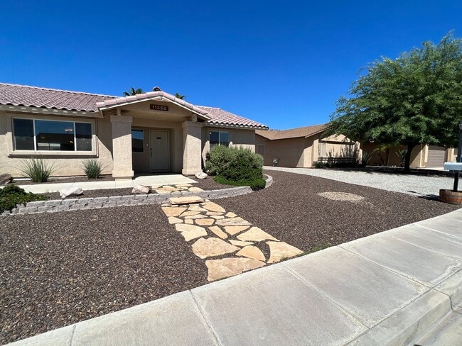 Foto del edificio - Custom 4 Bedroom 2 Bath Home located in Mo...