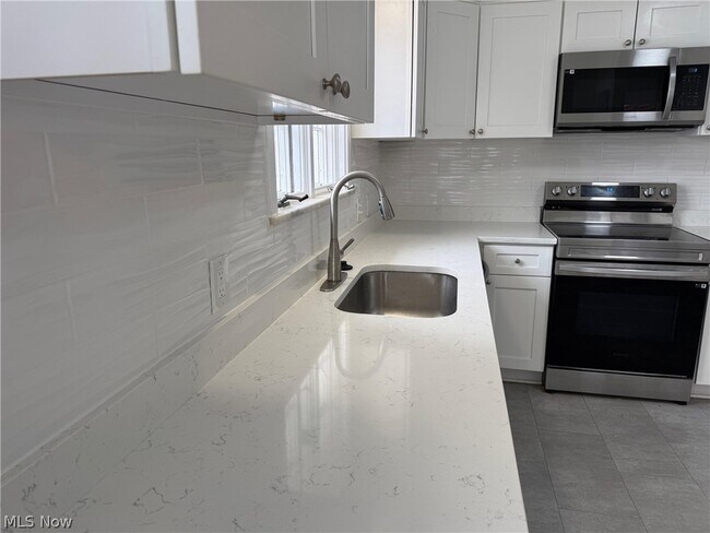 Foto del edificio - 22350 S Woodland Rd