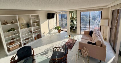 Building Photo - 1122 Colorado St