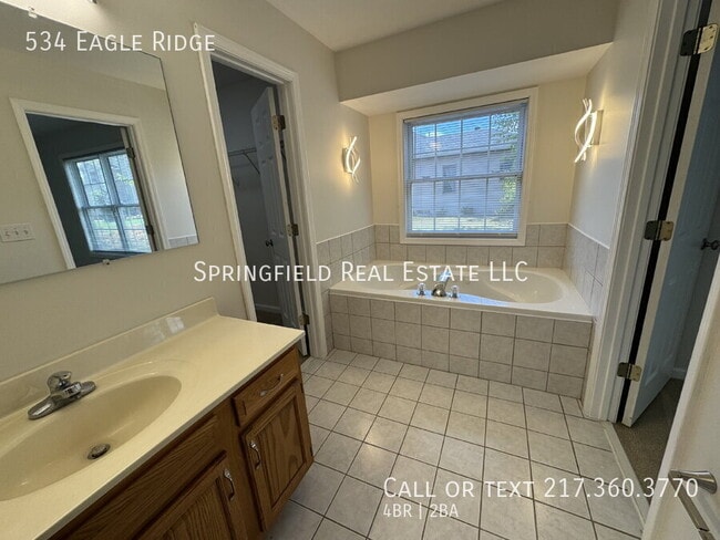 Foto del edificio - 534 Eagle Ridge Dr