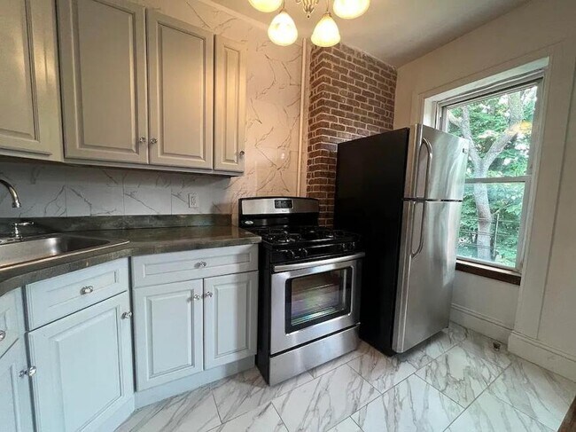 Foto del edificio - 0 bedroom in Brooklyn NY 11207