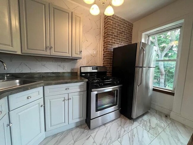 Building Photo - 0 bedroom in Brooklyn NY 11207
