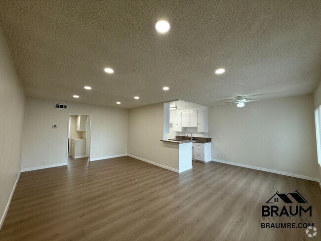 Building Photo - 6041 Whitsett Ave