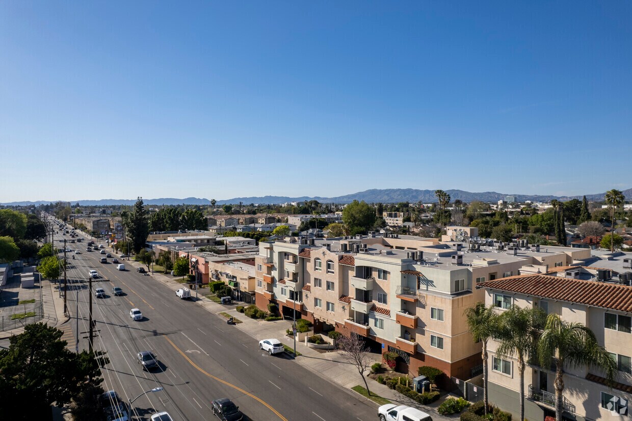 13951 Sherman Way - Casa Marbella