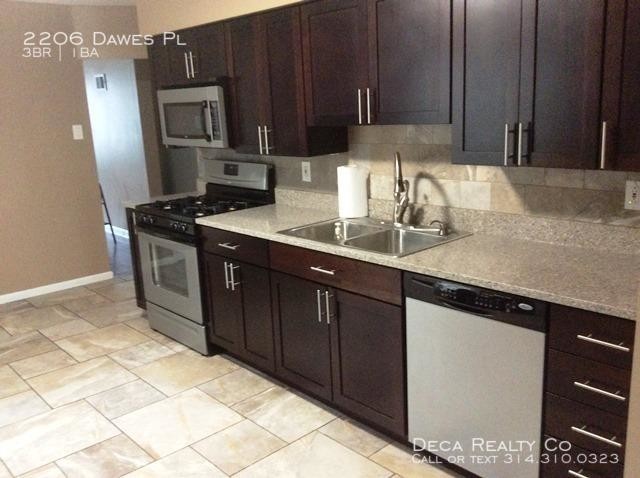 Building Photo - 3 bedroom in Saint Louis MO 63114