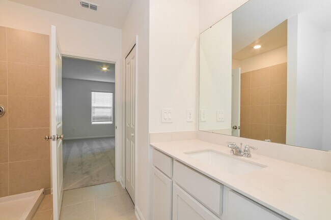 Foto del edificio - 1558 Jessica Blvd