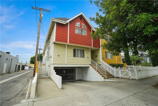 Foto del edificio - 5217 Satsuma Ave