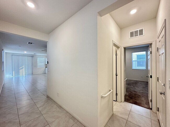 Foto del edificio - Saguaro Pyle