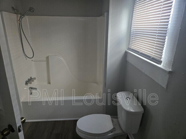 Foto del edificio - 3024 W Kentucky St