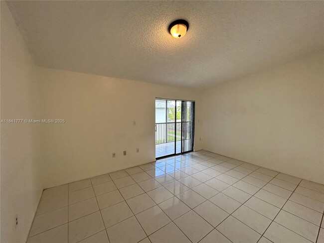 Building Photo - 468 NE 206th Ln