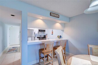 Building Photo - 40 NE Plantation Rd