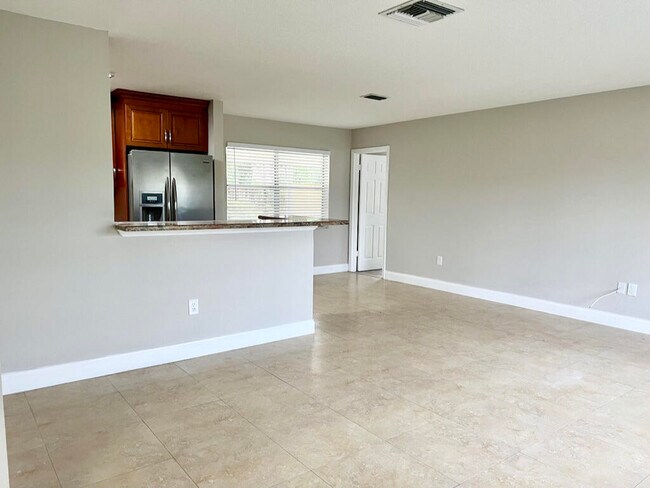 Foto del edificio - 3421 NW 25th Terrace