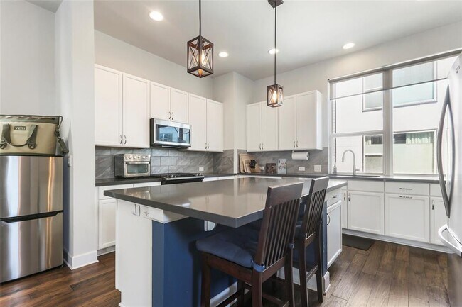 Foto del edificio - 1413 Waterloo Shore Ln
