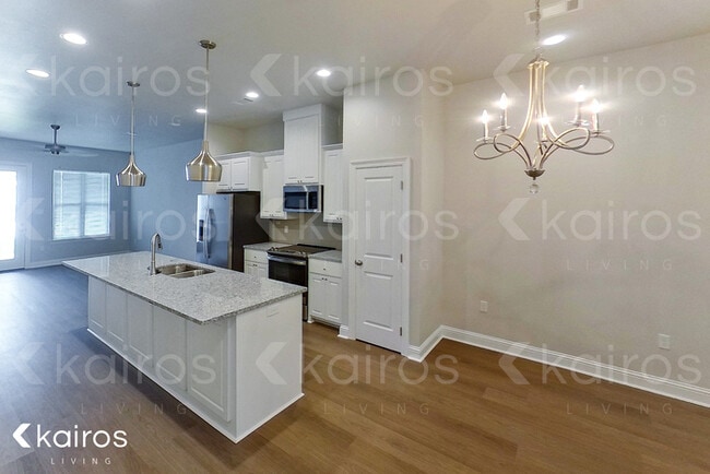 Building Photo - 4808 W Dacha Ln
