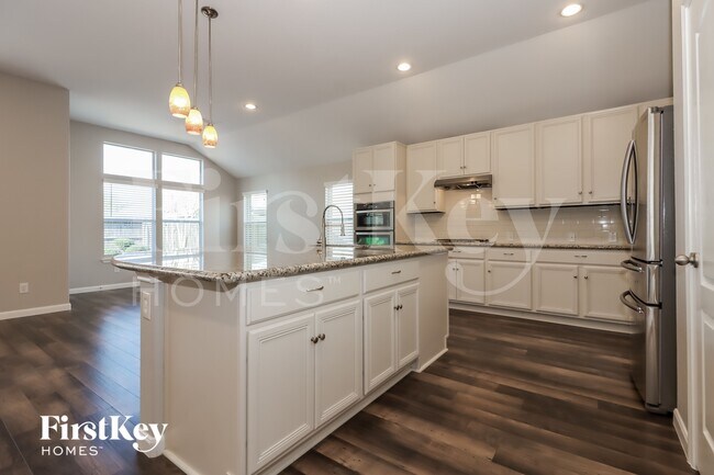 Building Photo - 6011 Little Grove Dr