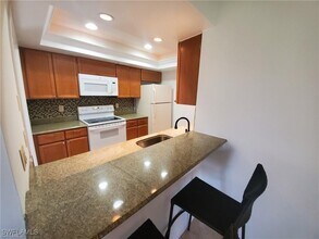 Building Photo - 3655 Boca Ciega Dr
