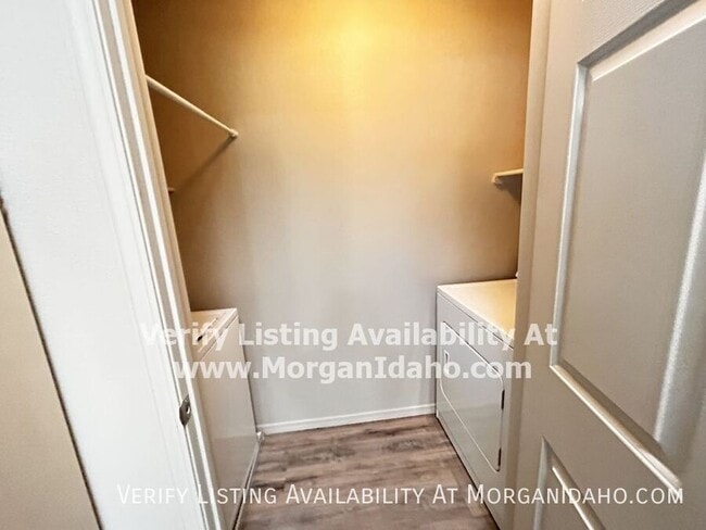 Building Photo - 217 N Avenger Ln