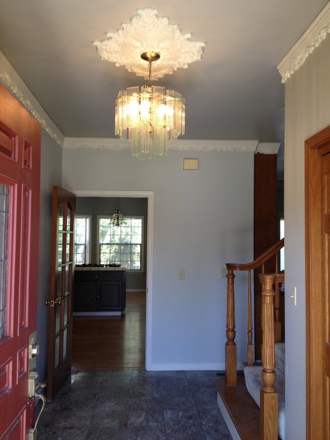 Building Photo - 740 Collier Dr